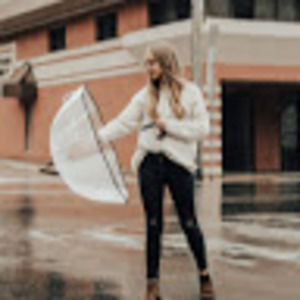 Meet your Posher, Kenzie